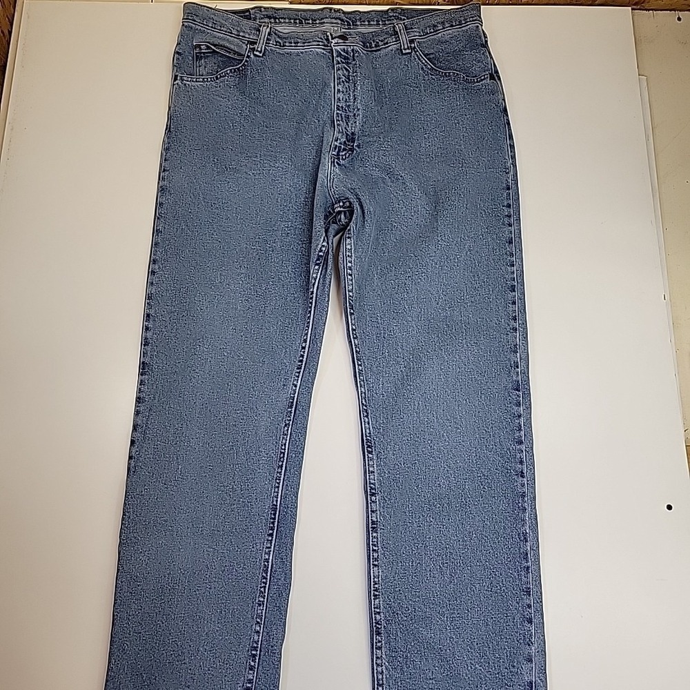 Wrangler Jeans‎ Rugged Wear Mens Size 40 Straight Leg Medium Wash Boot Cut